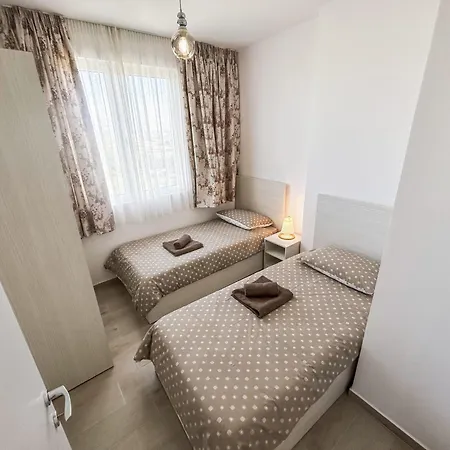 2 Bedroom 928 アパート