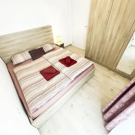 2 Bedroom 928 ゴーレム
